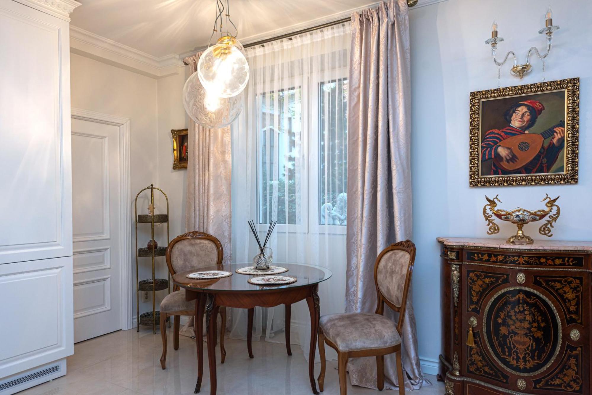 Luxury In Old Town With Private Garden Apartment Wilna