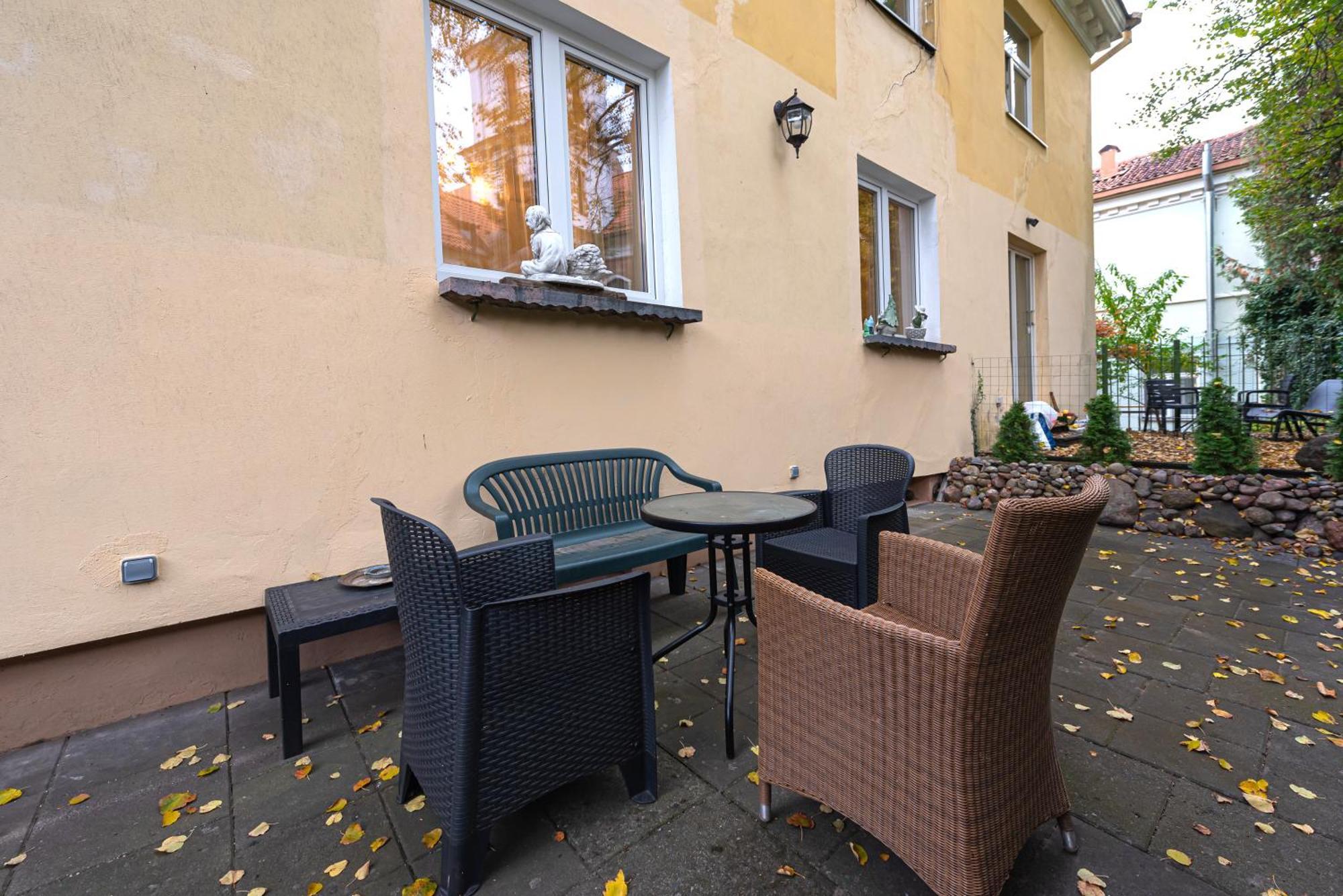 Apartment Luxury In Old Town With Private Garden