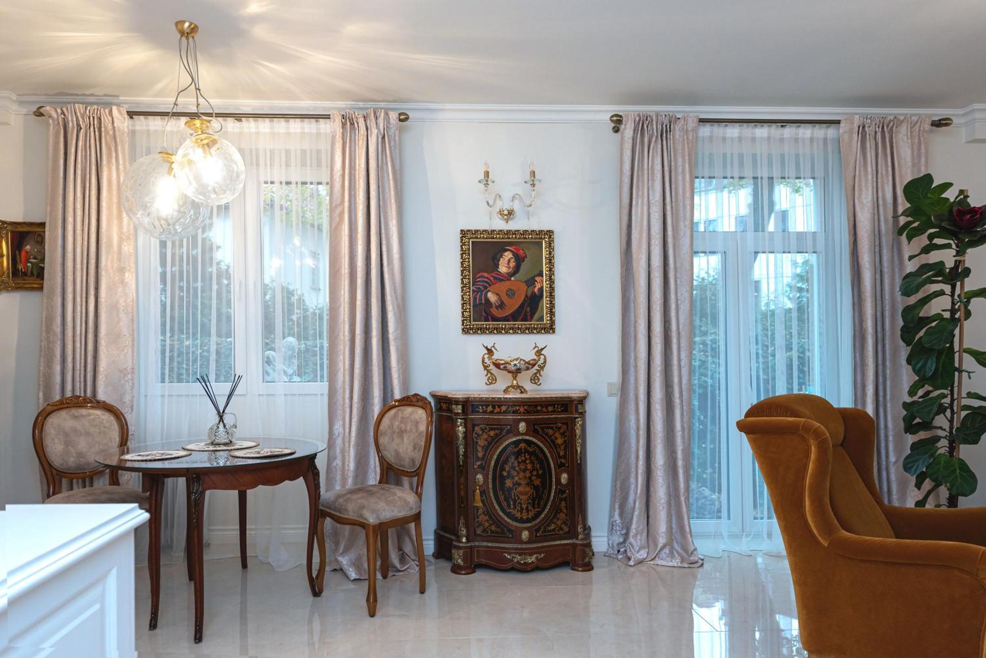 Luxury In Old Town With Private Garden Apartment Wilna